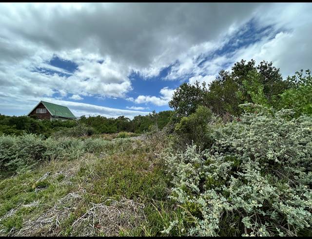 725M² VACANT LAND FOR SALE IN PARADISE BEACH